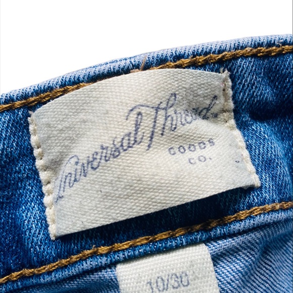 Universal Threads Light washed high rise midi shorts - Picture 4 of 13